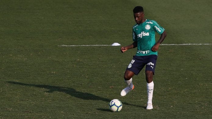 Ramires revela bastidores de saída do Palmeiras e coloca Abel na balança: "Chegou e disse" 1 Ramires falou sobre o Palmeiras