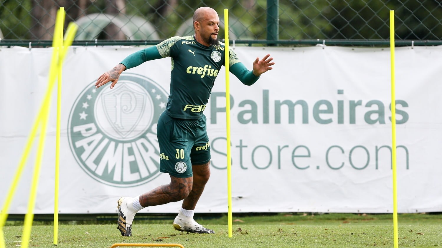 Além de Felipe Melo, Palmeiras deve ter jogador querido pela torcida contra o Santos; atleta seria surpresa de Abel 3 Felipe Melo