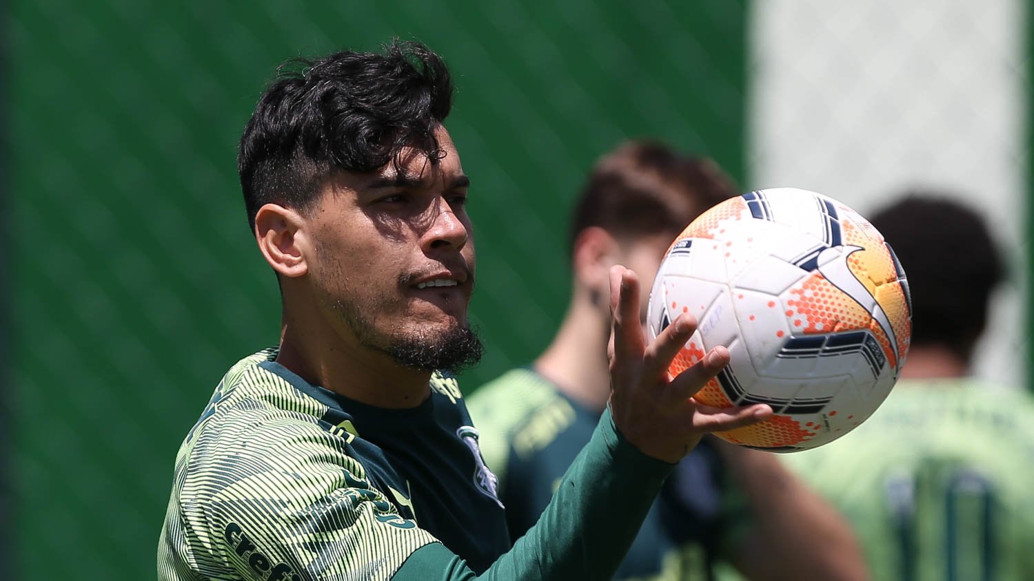 Após Gómez, Palmeiras perde outro defensor contra o Corinthians; Verdão vem tendo muitas baixas nos últimos jogos 6 Após Gómez, Palmeiras perde outro defensor contra o Corinthians; Verdão vem tendo muitas baixas nos últimos jogos