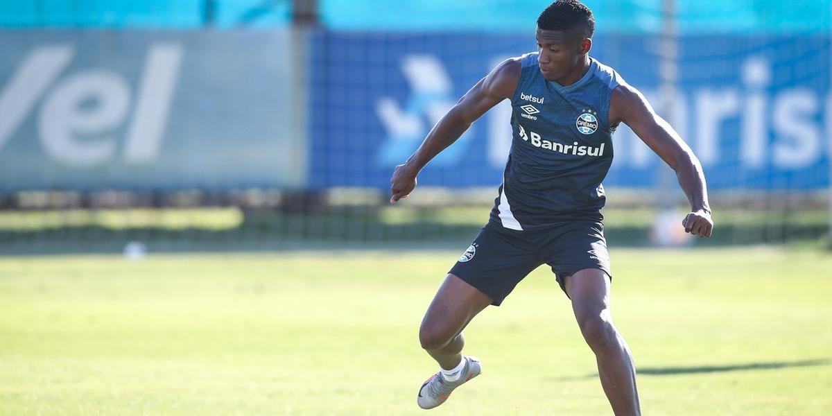 Orejuela é cogitado e Palmeiras se manifesta; lateral não deve permanecer no Cruzeiro 9 Orejuela é cogitado e Palmeiras se manifesta; lateral não deve permanecer no Cruzeiro