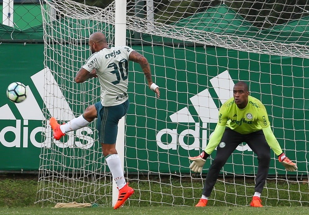 Com Jailson e Felipe Melo na linha de frente, Palmeiras pode ter pacotão de saídas com quatro jogadores