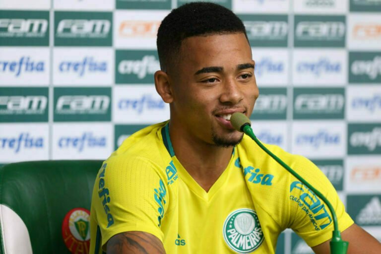Gabriel Jesus abre o coração e exalta Palmeiras