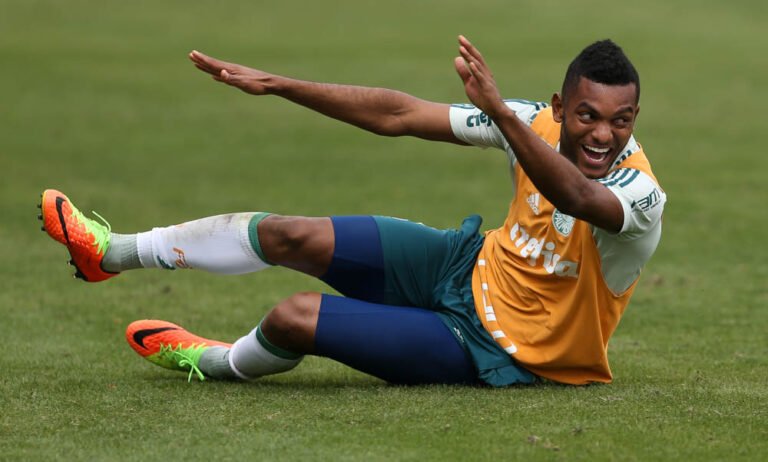 Boca Juniors oficializa proposta por Borja e Palmeiras faz exigência para acerto em definitivo Boca Juniors oficializa proposta por Borja e Palmeiras faz exigência para acerto em definitivo