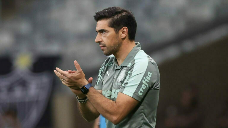 Torcida do Palmeiras cobra defensor entre os titulares de Abel: “Não pode ser reserva”