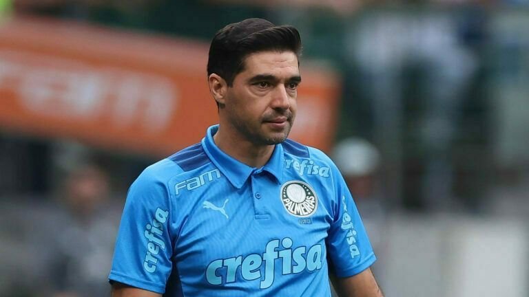 “6 milhões de euros”; Abel Ferreira expõe proposta por atacante do Palmeiras