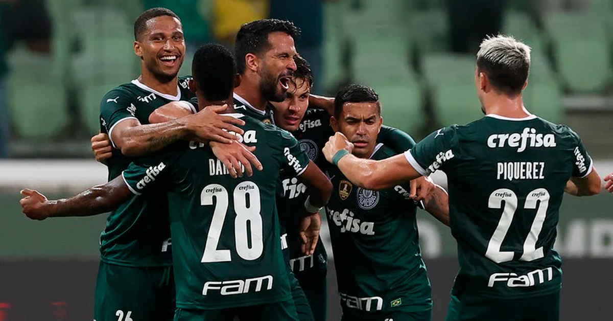 Milan ‘cresce o olho’ em titular do Palmeiras avaliado em R$ 121 milhões