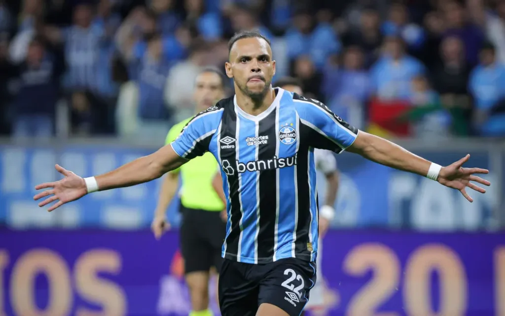 Destaque do Palmeiras pode ser parceiro de Braithwaite no Grêmio 1 Braithwaite. Foto: Maxi Franzoi/AGI