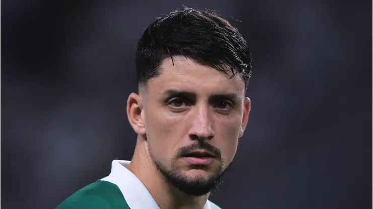 Após grave lesão, Palmeiras é rápido e define substituto de Piquerez 1 Piquerez, lateral do Palmeiras. Foto: Ettore Chiereguini/AGIF