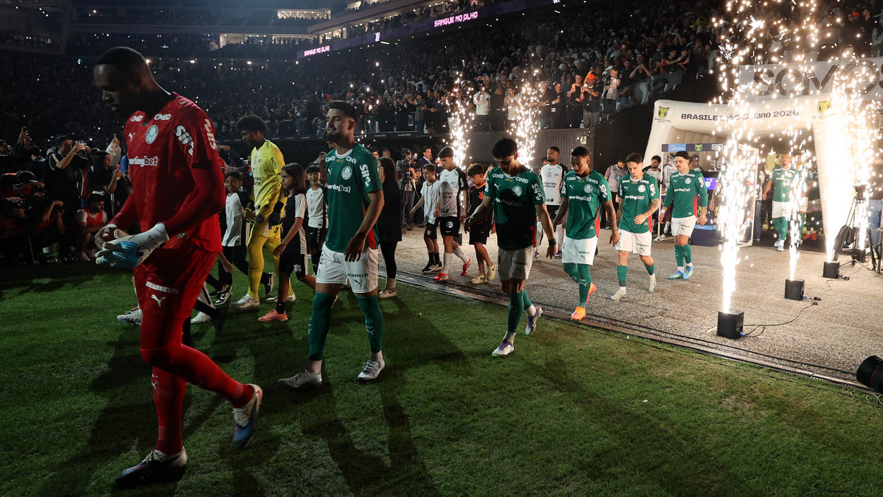 Palmeiras sobe o tom e acusa funcionário do Corinthians de agredir atacante 3 Palmeiras diante do Corinthians. Foto: Cesar Greco