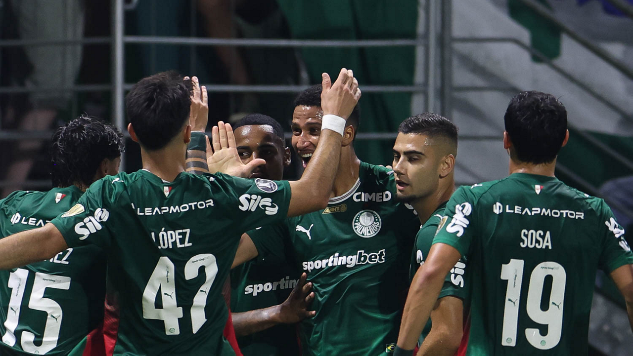 (Foto: Cesar Greco/Palmeiras/by Canon) - Palmeiras sofreu, mas vence na Libertadores.