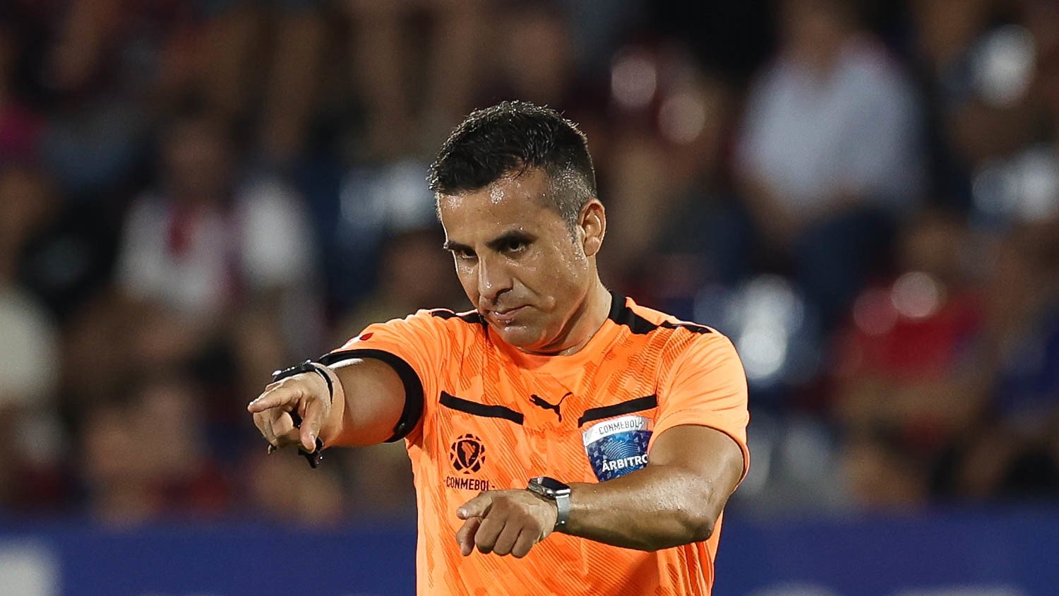 Piero Maza Gomez, da Conmebol, apitou a partida, que contou com o auxiliou do VAR no pênalti de Arthur. Foto: Cesar Greco/Palmeiras 