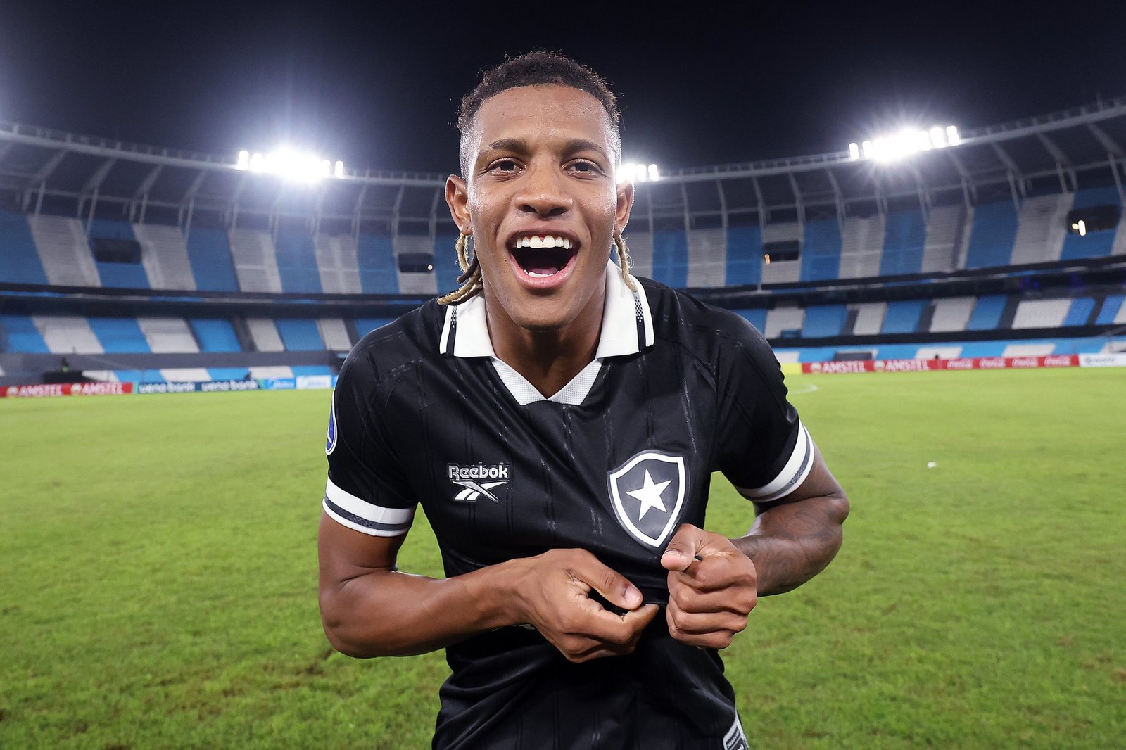 Danilo, do Botafogo, tem valor exposto. Foto: Vitor Silva/Botafogo.