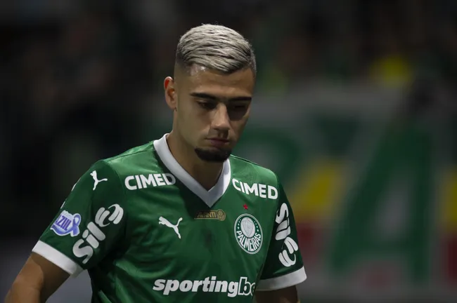 Alvo da Arábia Saudita, Andreas Pereira toma decisão sobre futuro no Palmeiras 2 Andreas Pereira, do Palmeiras, chama a atenção de times da Arábia Saudita. Foto: Anderson Romao/AGIF