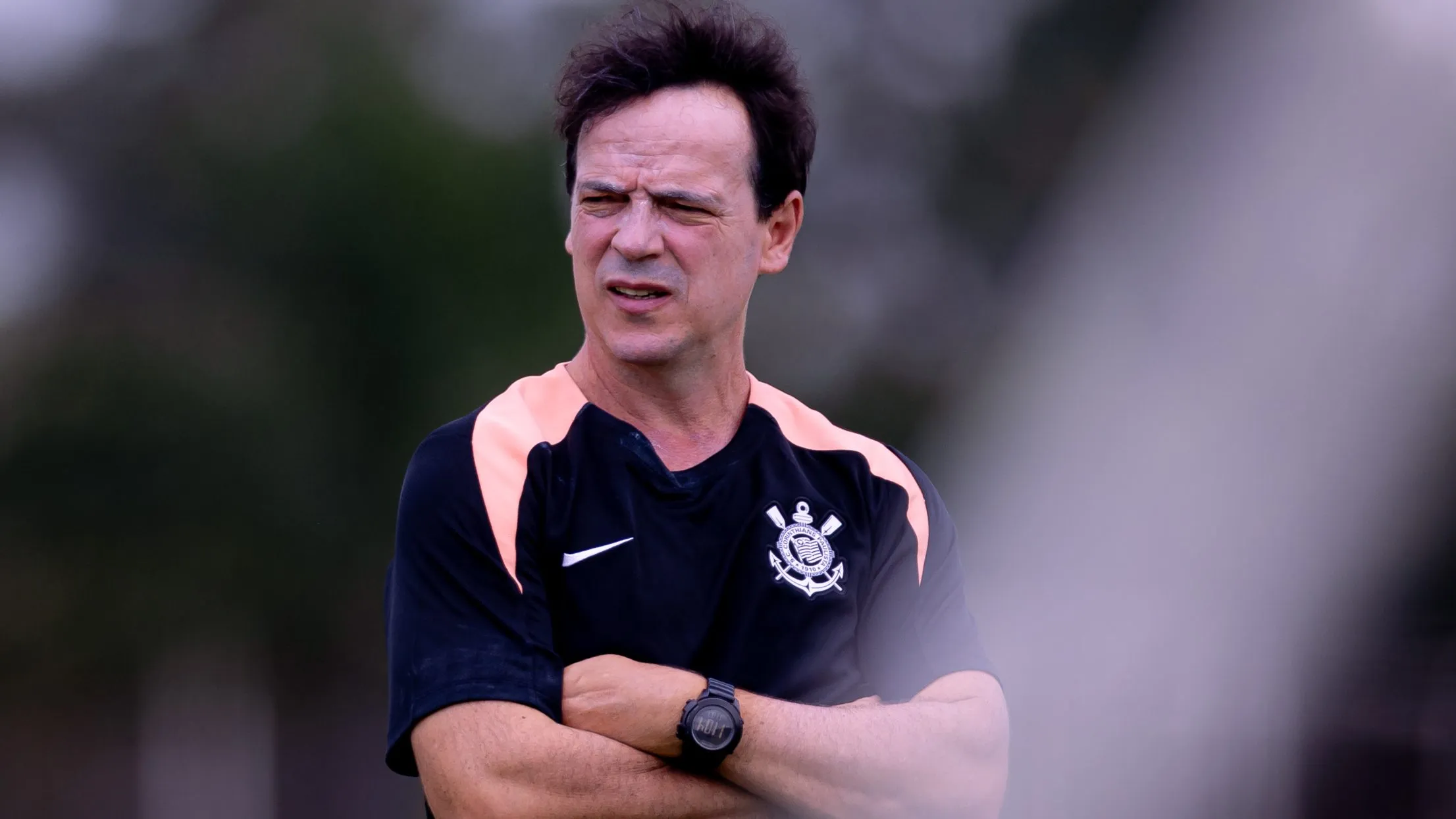 Na mira do Palmeiras, atacante vira alvo do Corinthians de Fernando Diniz 1 Fernando Diniz, do Corinthians, está interessado em um atacante badalado. Foto: Rodrigo Coca/Agência Corinthians