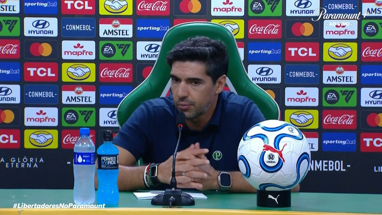Abel Ferreira, do Palmeiras, em entrevista coletiva. Foto: Paramount+ 
