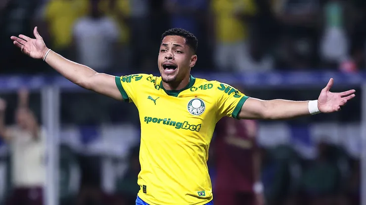 Vitor Roque novamente é baixa no Palmeiras. Foto: Ettore Chiereguini/AGIF