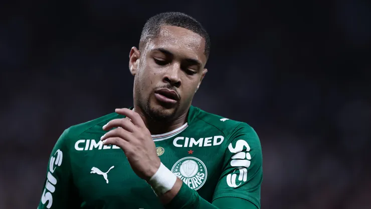 Foto: Marcello Zambrana/AGIF - Vitor Roque é ausência no Palmeiras.