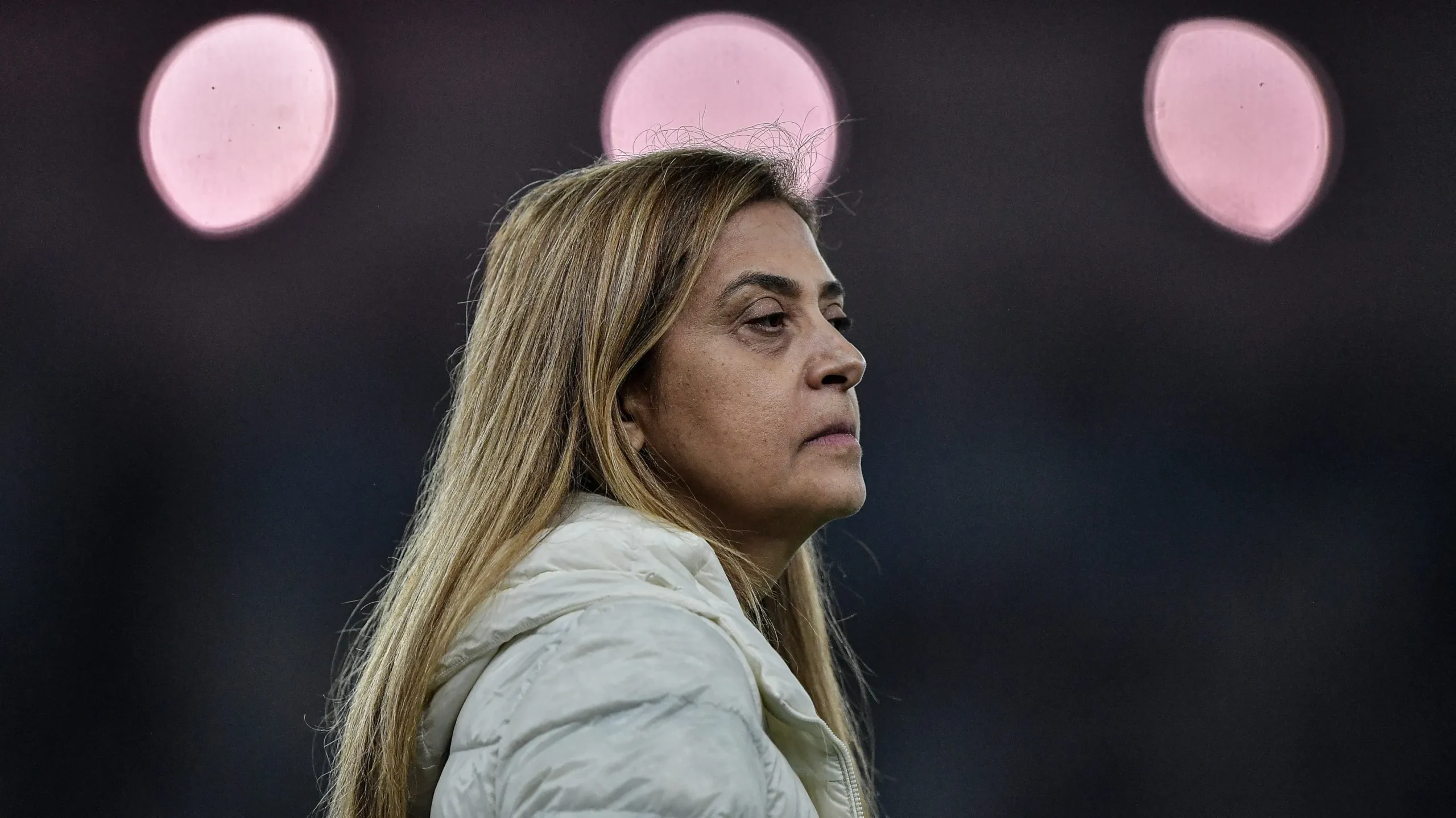 Leila Pereira, atual presidente do Palmeiras, dá resposta sobre atacante após desejo do Newcastle. Foto: Thiago Ribeiro/AGIF