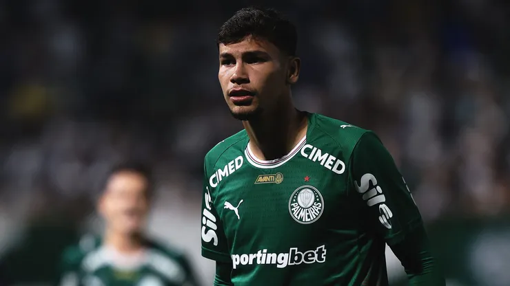 Leila topa vender atacante do Palmeiras por R$ 267 milhões 2 Foto: Ettore Chiereguini/AGIF - Erick Belé, do Palmeiras, vira alvo do PSG e agita Leila Pereira.