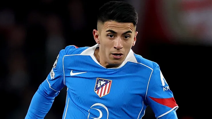 Meia Thiago Almada é colocado na mira do Palmeiras, sendo também desejo da Europa. Foto: Lars Baron/Getty Images.