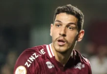 Palmeiras toma decisão e define rumo da negociação por Nino Palmeiras não para em Nino e vai ao mercado. Foto: Robson Mafra/AGIF